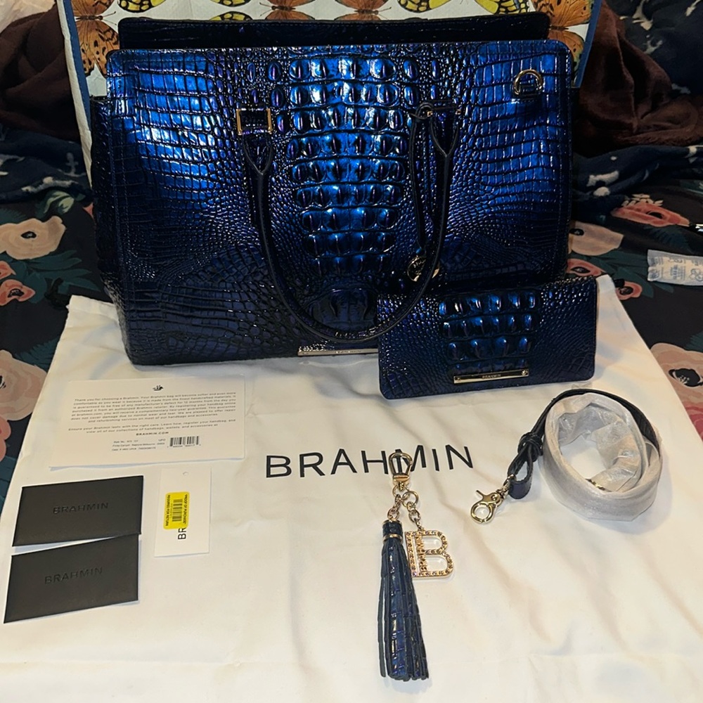 Brahmin Finley w/ matching addy wallet (Neptune)